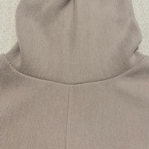 Zara turtleneck - Picture 3 of 4